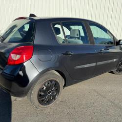 Renault Clio 3 Authentique 1.4 16V 100 Les Ponts-de-C&eacute;