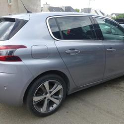 Peugeot 308 III Phase 1 Allure BlueHDi 130ch S&amp;S BVM6 Plabennec