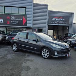 Peugeot 308 III Phase 1 Premium 1.6 HDi 90ch BLUE LION Sainte-Gemmes-sur-Loire