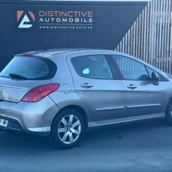 Peugeot 308 III Phase 1 Active 1.6 HDi 92ch FAP Verri&egrave;res-en-Anjou