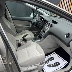 Peugeot 308 III Phase 1 Active 1.6 HDi 92ch FAP Verri&egrave;res-en-Anjou
