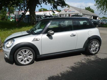 Mini Cooper - Cooper 50 Camden  1.6 D - 110 - 5 990 €