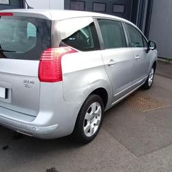 Peugeot 5008 Premium 7pl 1.6 HDi 112ch FAP BVM6 Montebourg