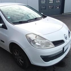 Renault Clio 3 Extr&ecirc;me Claire 1.2 16V 75 eco2 Montebourg