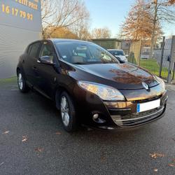 Renault Megane 3 XV De France Champion Euro 5 M&eacute;gane III dCi 110 FAP eco2 Qu&eacute;ven