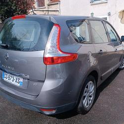 Renault Grand Scenic 3 Business 7 pl Euro 5 EDC Sc&eacute;nic III dCi 110 FAP eco2 Marolles-en-Brie