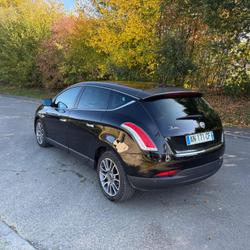 Lancia Delta Di Lusso Selectronic 1.6 Multijet 16v 120 DPF Livr&eacute;-sur-Changeon