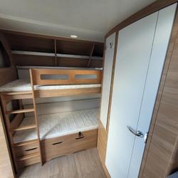 Capucine Autres Marques HOBBY 490 KMF Deluxe (lits superpos&eacute;s 5 couchage) Mulsanne