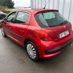 Peugeot 207 1.6 HDi 16v 90ch Sarzeau