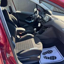 Peugeot 208 Allure 1.6 e-HDi 115ch FAP BVM6 Verri&egrave;res-en-Anjou