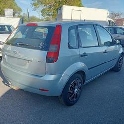 Ford Fiesta Ghia 1.4l TDCI 70 Boite Auto La Garnache