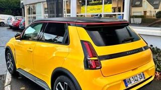 Renault R5 E-Tech  - photo 1