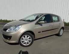 Renault Clio - Confort Dynamique  1.6 16V 110 - 5 990 €