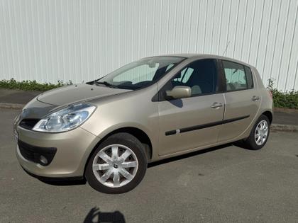 Renault Clio - Confort Dynamique  1.6 16V 110 - 5 990 €