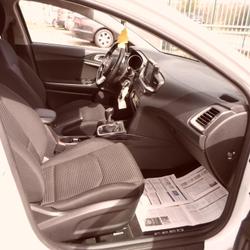 Kia Cee'd Motion 1.6 CRDi 115 ch ISG BVM6 &Eacute;roudeville