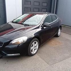 Volvo V40 Momentum D2 115 Montebourg