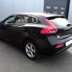 Volvo V40 Momentum D2 115 Montebourg