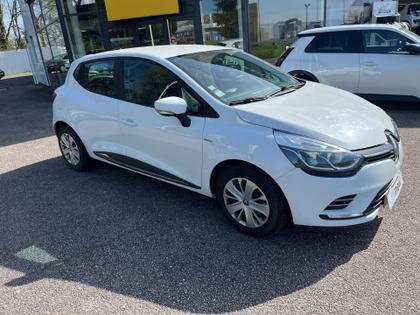 Renault Clio - Trend  1.2 16V 75 - 9 990 €