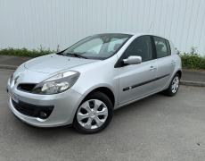 Renault Clio 3 Les Ponts-de-Cé