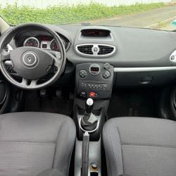 Renault Clio 3 Confort Dynamique 1.5 dCi 70 Les Ponts-de-C&eacute;