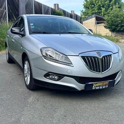 Lancia Delta Executive Selectronic 1.6 Multijet 16v 120 DPF Les Ponts-de-C&eacute;