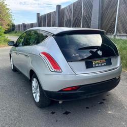 Lancia Delta Executive Selectronic 1.6 Multijet 16v 120 DPF Les Ponts-de-C&eacute;