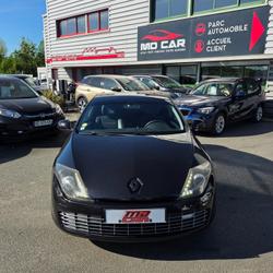 Renault Laguna coupe Monaco GP  A Coup&eacute; 2.0 dCi 175 Sainte-Gemmes-sur-Loire