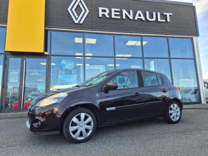 Renault Clio - SL XV De France  dCi 90 eco2 - 7 490 €