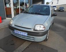Renault Clio 2 Saint-Fulgent