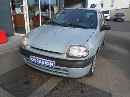 Renault Clio 2 Saint-Fulgent