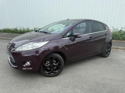 Ford Fiesta - Ambiente  1.4 TDCi 68 - 5 490 €