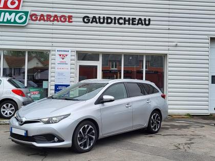 Toyota Auris Touring Sports - Design  112 D-4D - 9 290 €