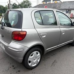 Toyota Yaris LUNA 5 portes 1.0 65CH La Meilleraye-de-Bretagne