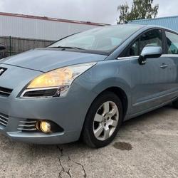 Peugeot 5008 Premium 7pl 1.6 HDi 110ch FAP BVM6 Saint-Herblain