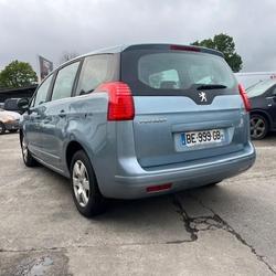 Peugeot 5008 Premium 7pl 1.6 HDi 110ch FAP BVM6 Saint-Herblain