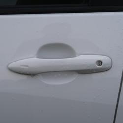 Toyota Yaris Dynamic 116h Plo&euml;rmel