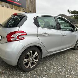 Peugeot 208 F&eacute;line 1.6 e-HDi 92ch BVM5 Duerne