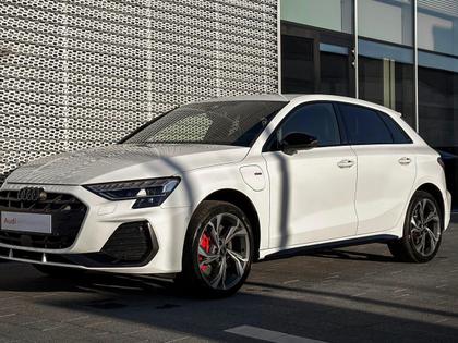 Audi A3 Sportback - S line  TFSI e Hybride rechargeable 272 S tronic 6 - 41 900 €