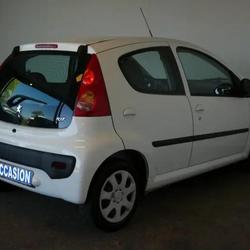 Peugeot 107 Trendy 1.0e 12V 68ch BLUE LION Saint-Herblain