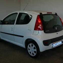 Peugeot 107 Trendy 1.0e 12V 68ch BLUE LION Saint-Herblain