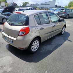 Renault Clio 3 Authentique Euro 5 dCi 75 eco2 Les Sorini&egrave;res