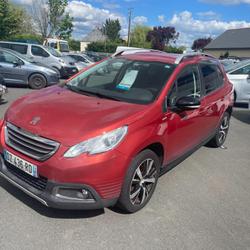 Peugeot 2008 URBAN CROSS 2 ROUES MOTRICE GARANTIE 12 MOIS 1.2 ESS 110 CH 5 CV Gennes-Val-de-Loire