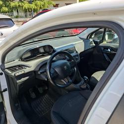 Peugeot 208 1.4 HDi 68ch BVM5 Gennes-Val-de-Loire