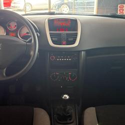 Peugeot 207 Premium 1.4 VTi 16V 95ch Soliers