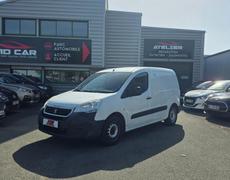 Fourgon Peugeot Sainte-Gemmes-sur-Loire