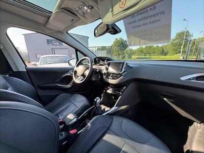 Peugeot 2008 - Féline Titane  1.6 BlueHDi 100ch BVM5 - 9 390 €