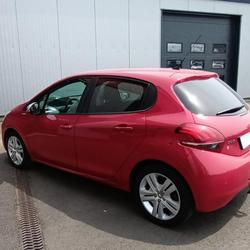 Peugeot 208 Style 1.6 BlueHDi 100ch BVM6 Montebourg