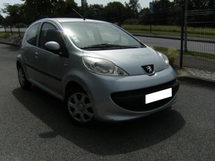 Peugeot 107 - Urban Move  1.4 HDi - 5 990 €