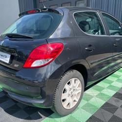 Peugeot 207 Urban Move 1.4 VTi 95ch Saint-Berthevin