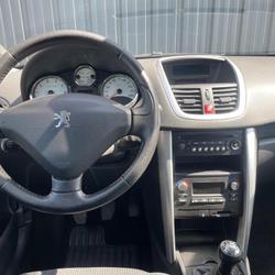 Peugeot 207 Urban Move 1.4 VTi 95ch Saint-Berthevin